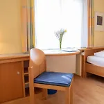 Hotel Spectrum Kirche Exerzitien-und Bildungshaus Auf Mariahilf