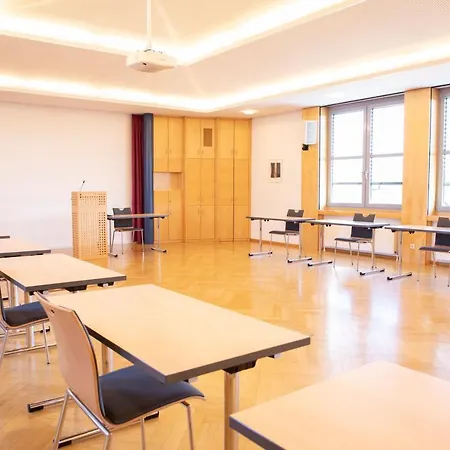 Spectrum Kirche Exerzitien-und Bildungshaus Auf Mariahilf Hotel