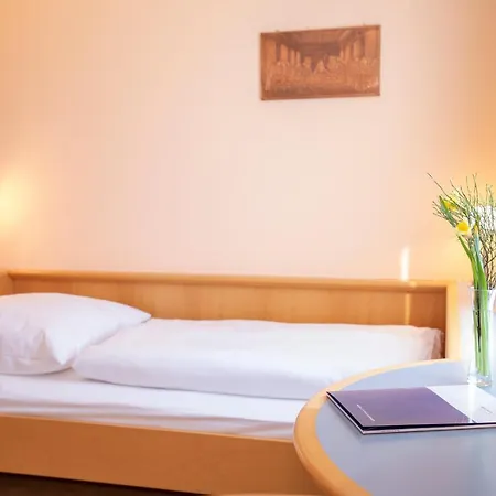 Spectrum Kirche Exerzitien-und Bildungshaus Auf Mariahilf Hotel *